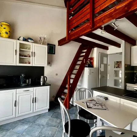 3-star With Terrace קבלייר-סור-מר